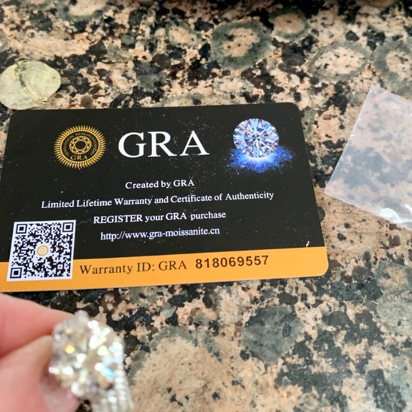 5 carat Moissanite Diamond Ring - Picture 5 of 5